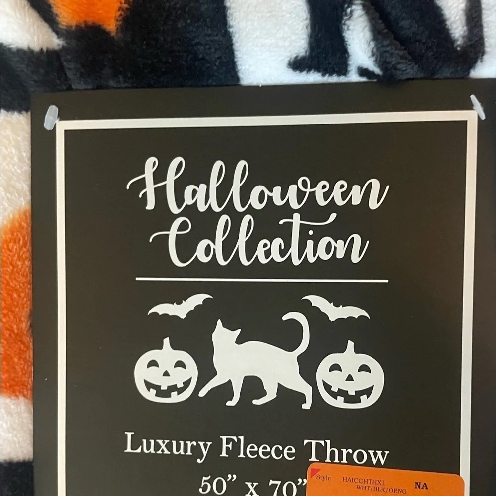 Halloween collection oversized throw blanket with cats skulls witch hat 50x70